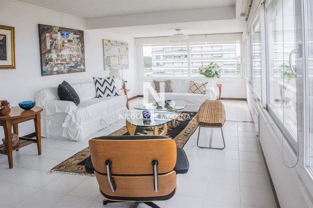 En venta apartamento en Tiburón II, de 3 con