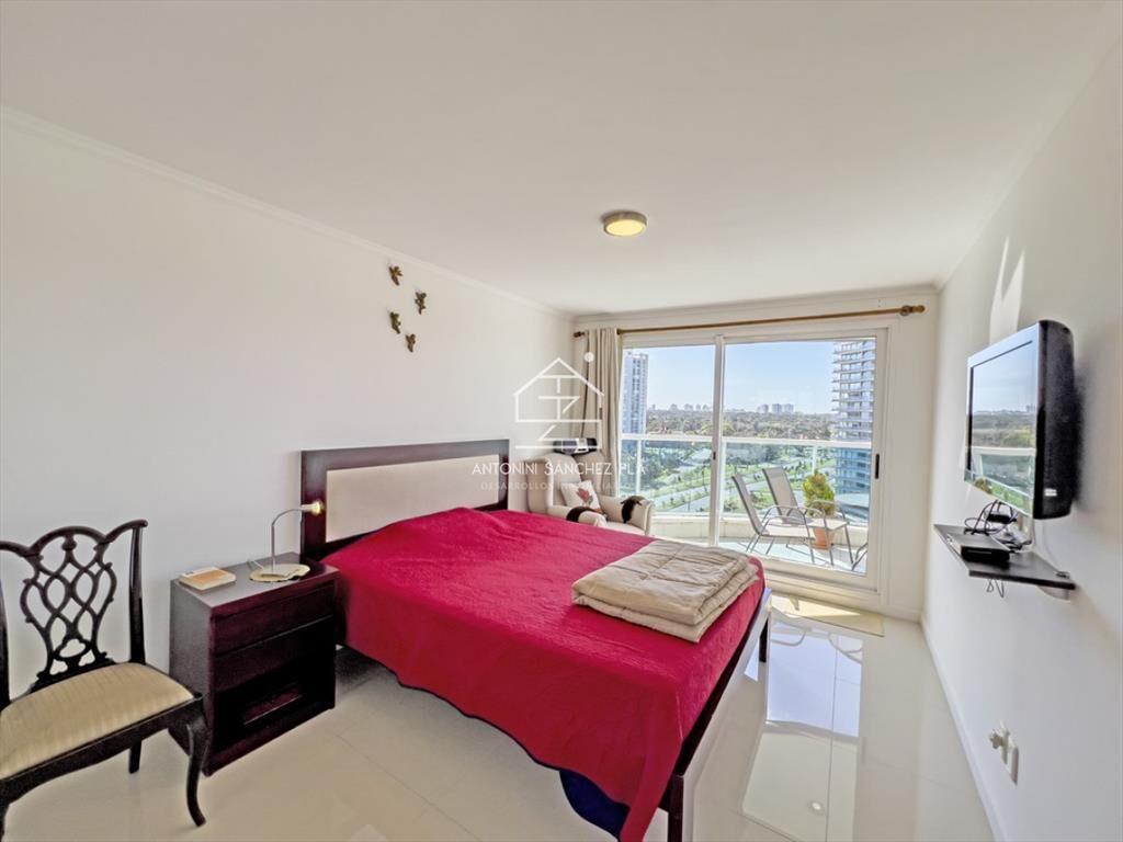 Apartamento de dos dormitorios ubicado sobre la mansa.