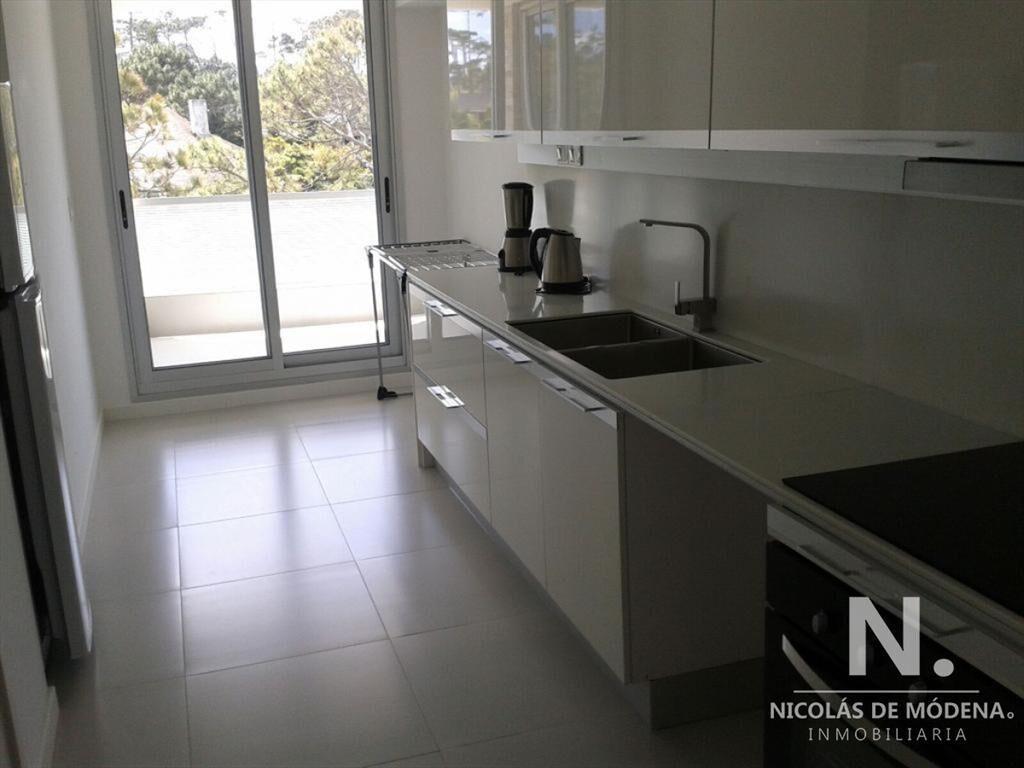 Moderno apartamento de Dos Dormitorios con Vista al Mar - P