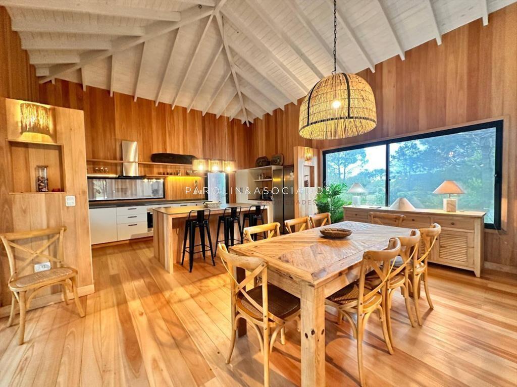 Casa en Venta de 4 Dormitorios en Laguna