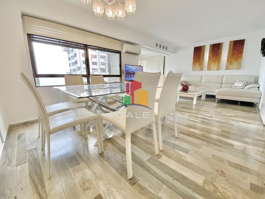 Apartamento en Brava, 3 dormitorios *