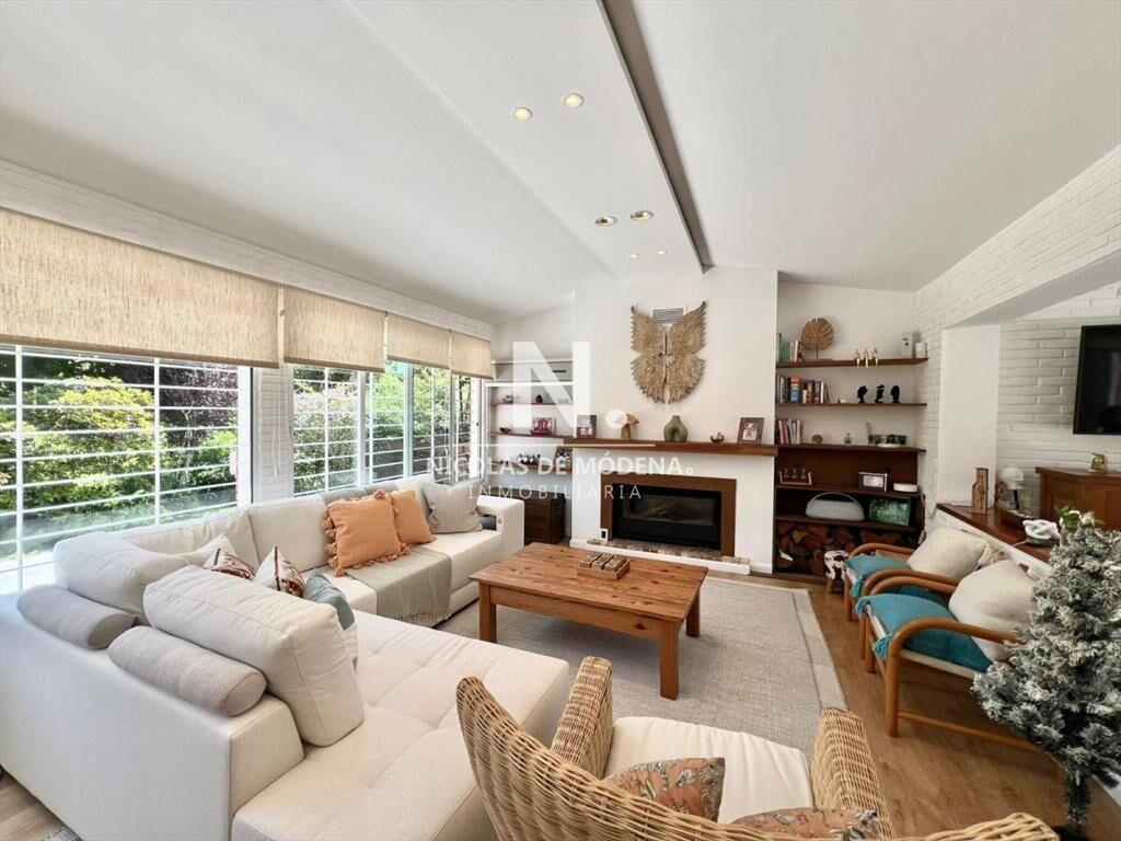 Vende Casa en Cantegril, Punta del Este de 3