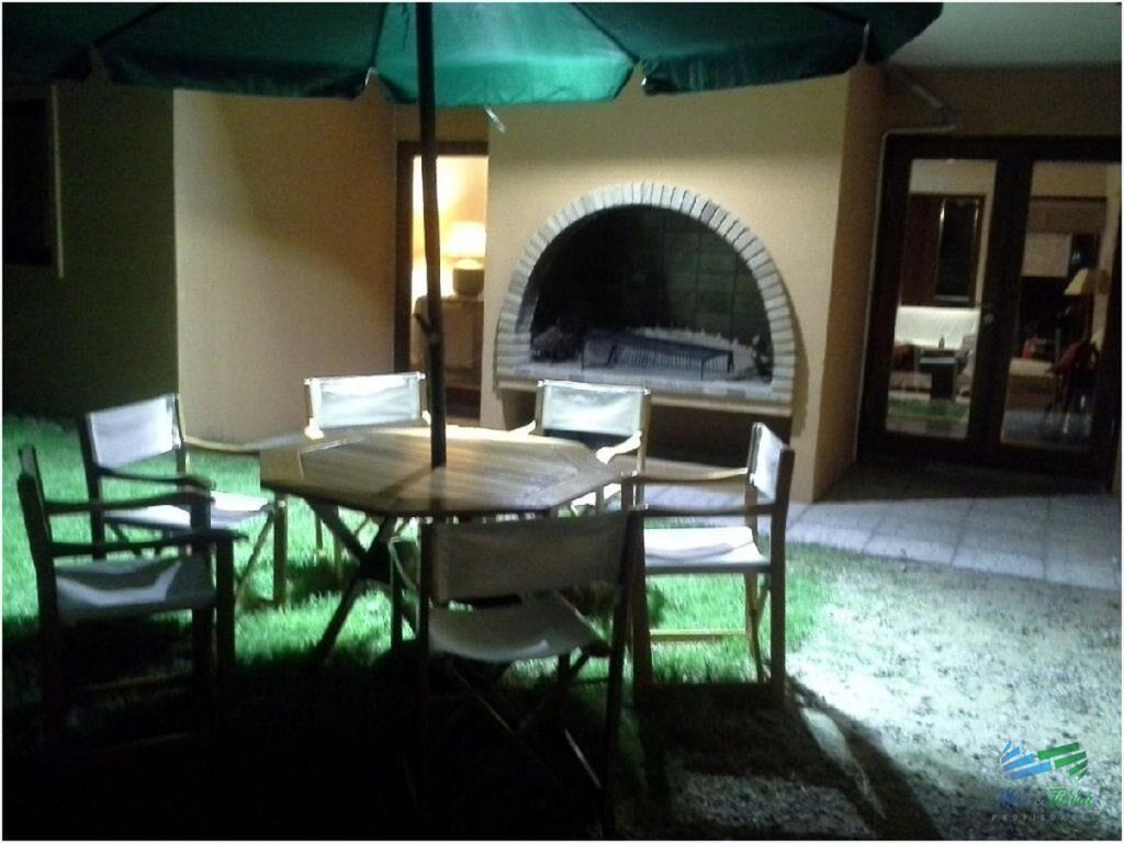 Casa en Bo. Cordoba, 4 dormitorios *