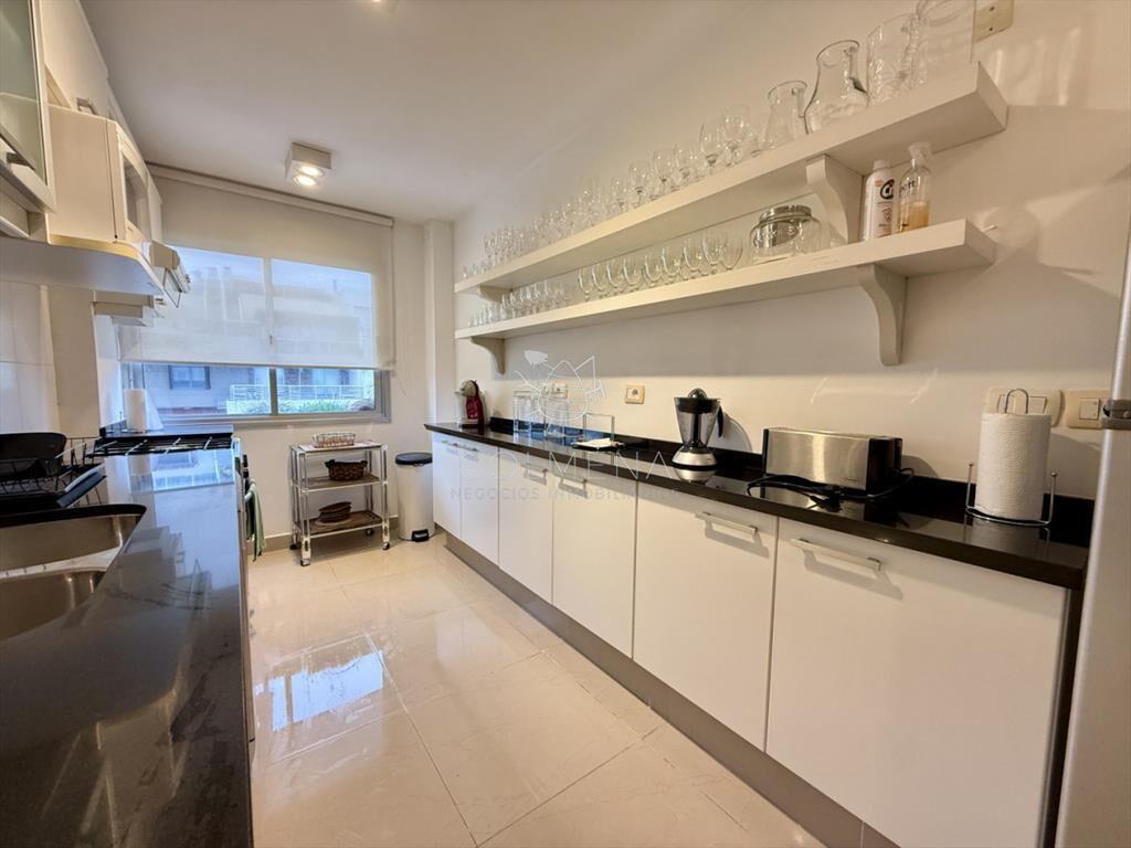 Espectacular departamento en edificio Manantiales