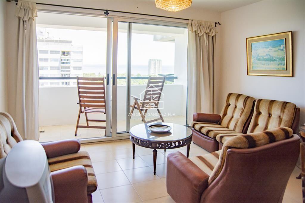 Vende apto de 2 dormitorios con vista al mar en Punta del e