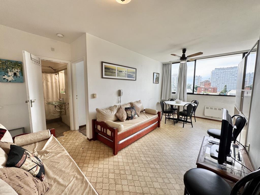 VENTA APARTAMENTO 1 DORMITORIO - EDIFICIO URUGUAY
