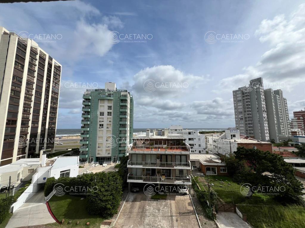 Alquiler temporal apartamento 2 dormitorios. Playa brava, P