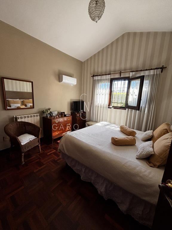Venta Casa en una planta 3 dormitorios y servicio