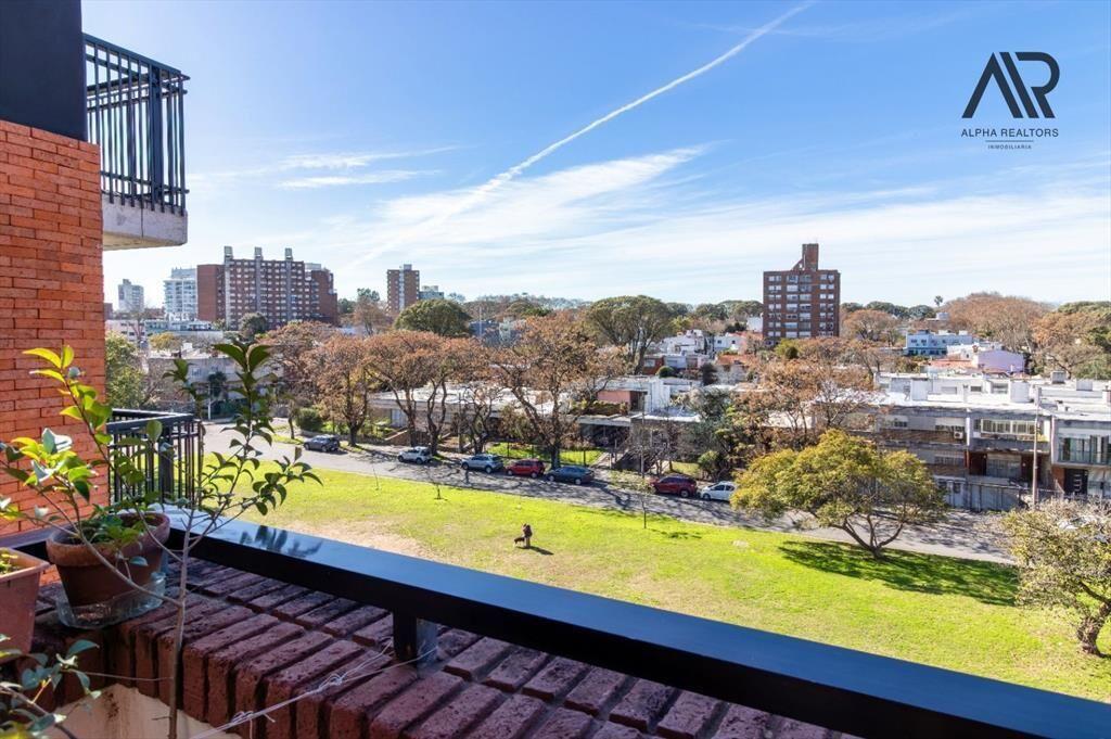 Apartamento en venta c/ cochera en Malvin