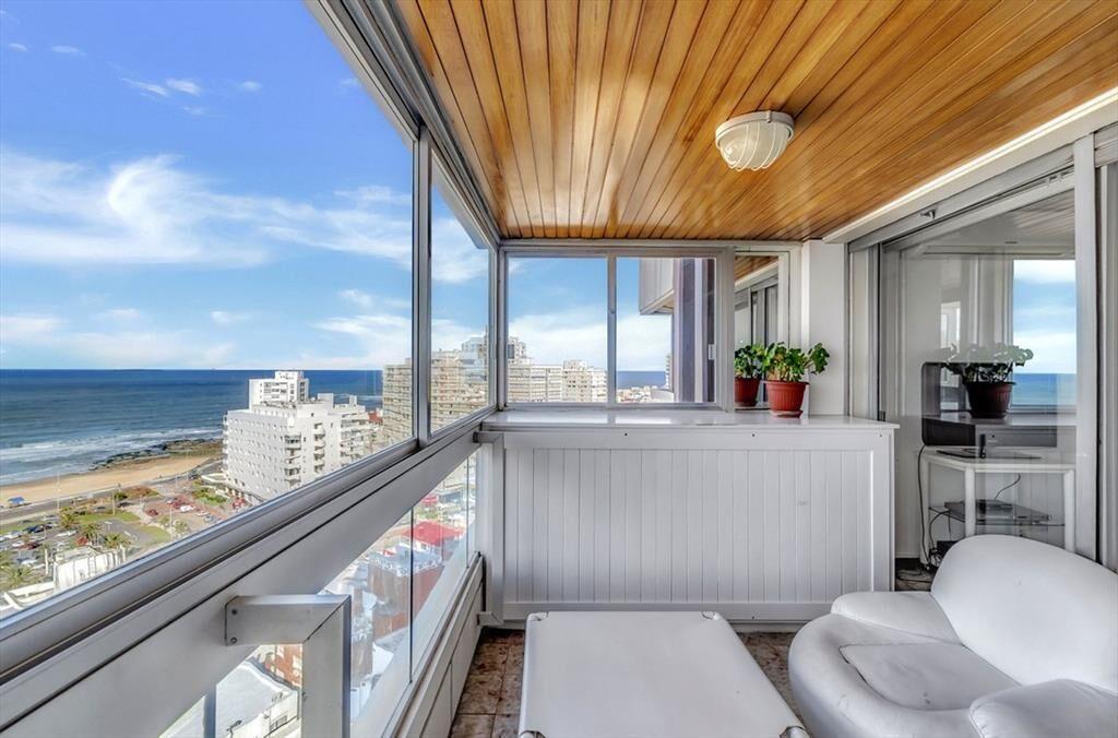 APARTAMENTO EN VENTA FRENTE AL MAR MANSA PISO ALTO