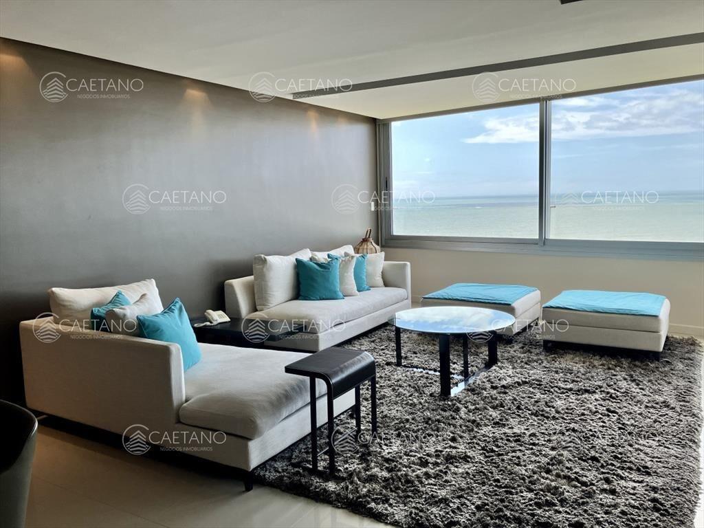 Espectacular apartamento frente a playa Brava en