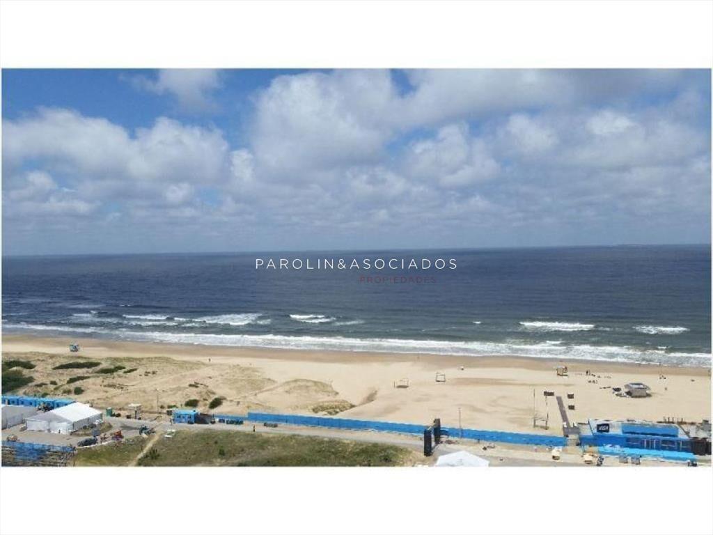 Pent-House en venta de 3 dormitorios en Torre del