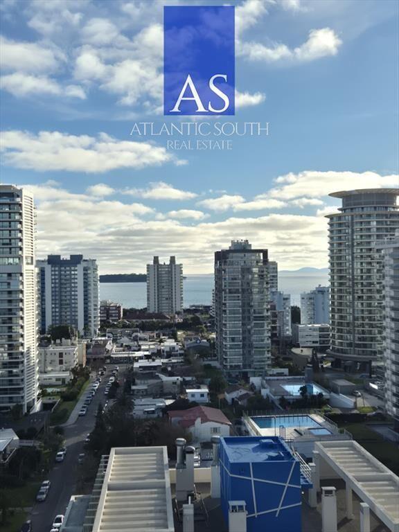 Apartamento de 2 dormitorios piso alto en Torre