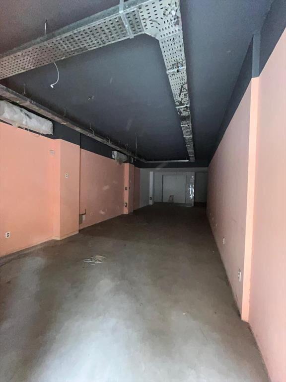 Alzaibar y Peatonal Sarandi, 80 m2, 5 mts de frente , recic