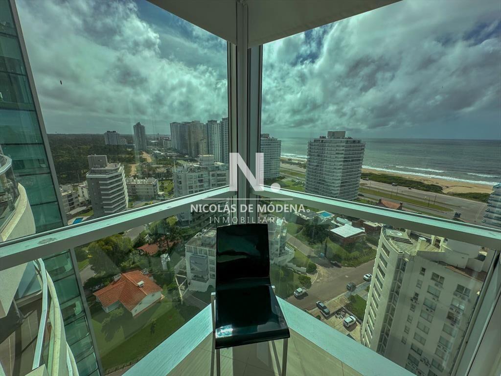 Vende apartamento de 3 dormitorios, con hermosa
