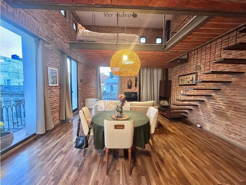 VA2079 Venta Apartamento Duplex 2dorm Ciudad Vieja 1 por esc