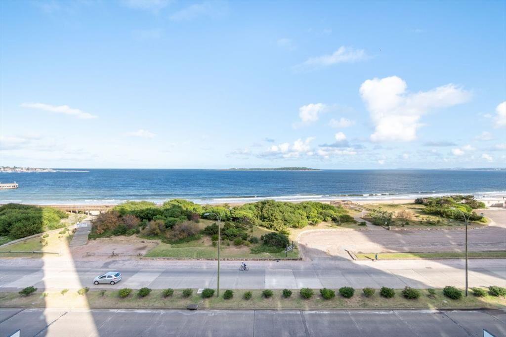 Apartamento frente al Mar - Tres Dormitorio Suite con Vista