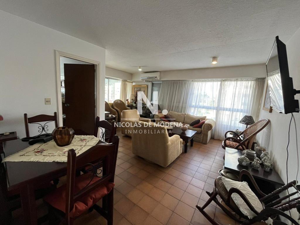 En venta apartamento de 2 dormitorios en Punta del Este
