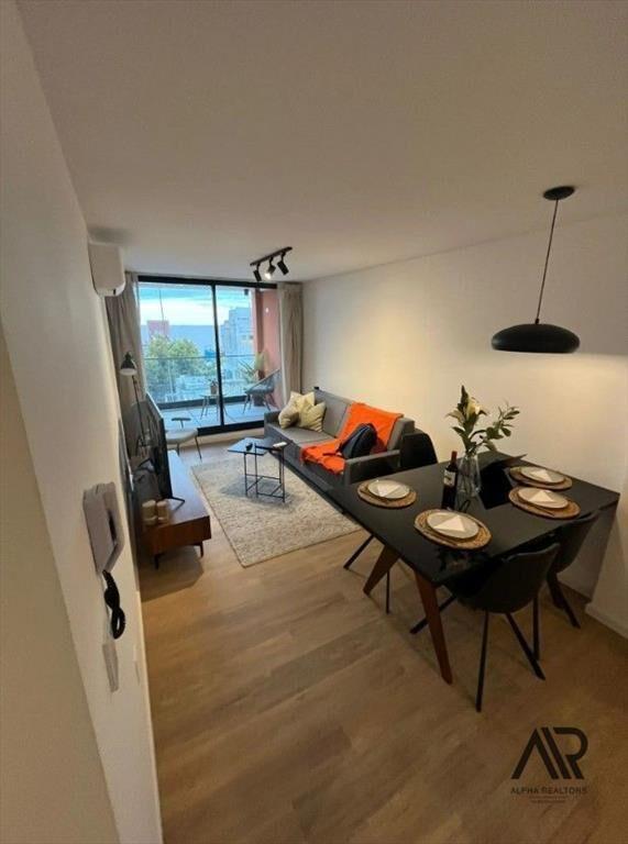 Apartamento de 2 dormitorios, con terraza y vista al mar...