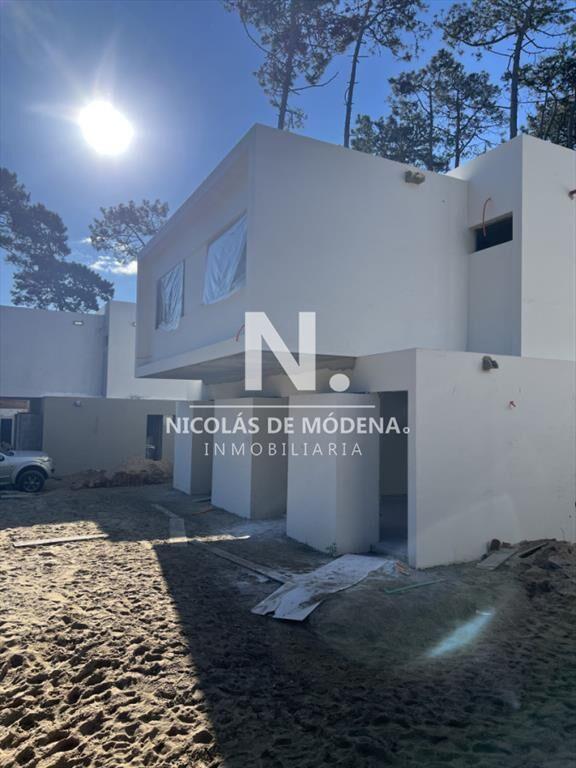Casa a estrenar en Pinares, proyecto en obra, del