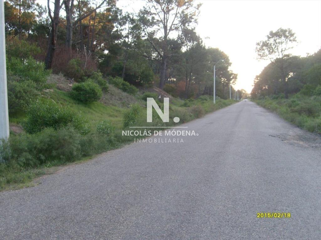 FINANCIA. Se vende terreno esquinero en punta