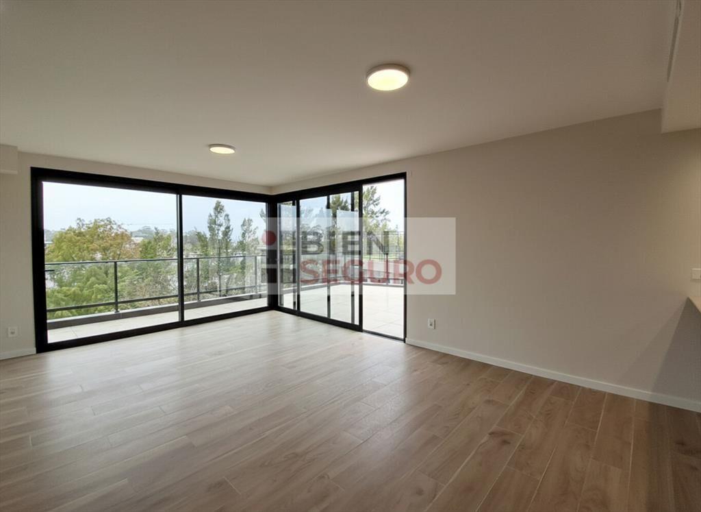Penthouse de 3 dormitorios en alquiler en Carrasco Norte. C
