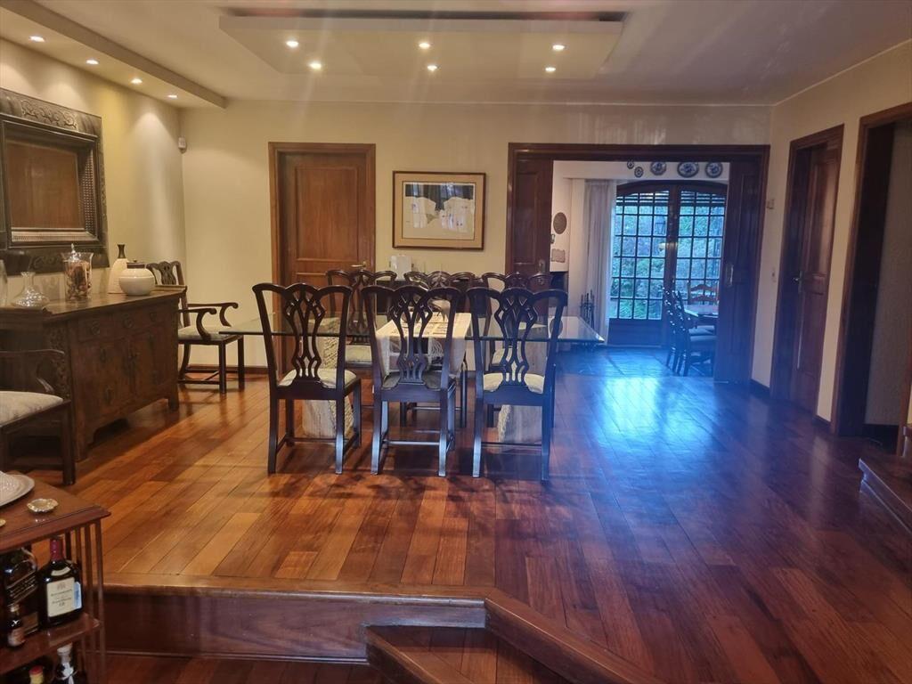 Próximo a Br Artigas y Golf, 380 m2 construidos, terreno de