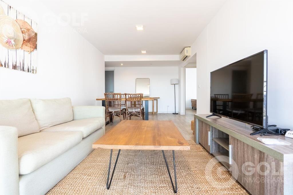 Alquiler de apartamento de 2 dormitorios con muebles y coch