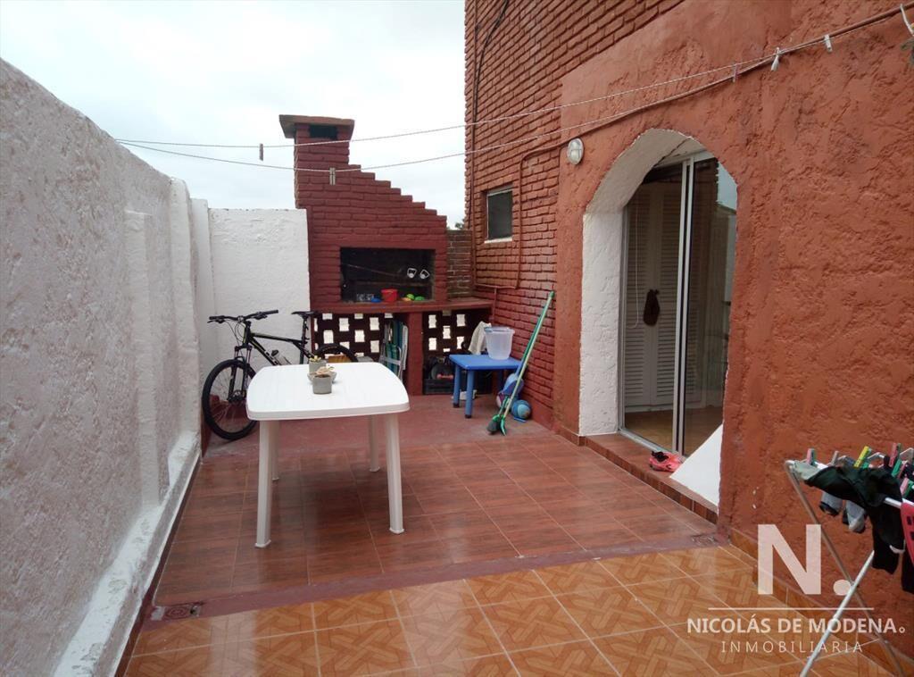 VENTA DE APARTAMENTO DE 2 DORMITORIOS EN PENINSULA CON PARR
