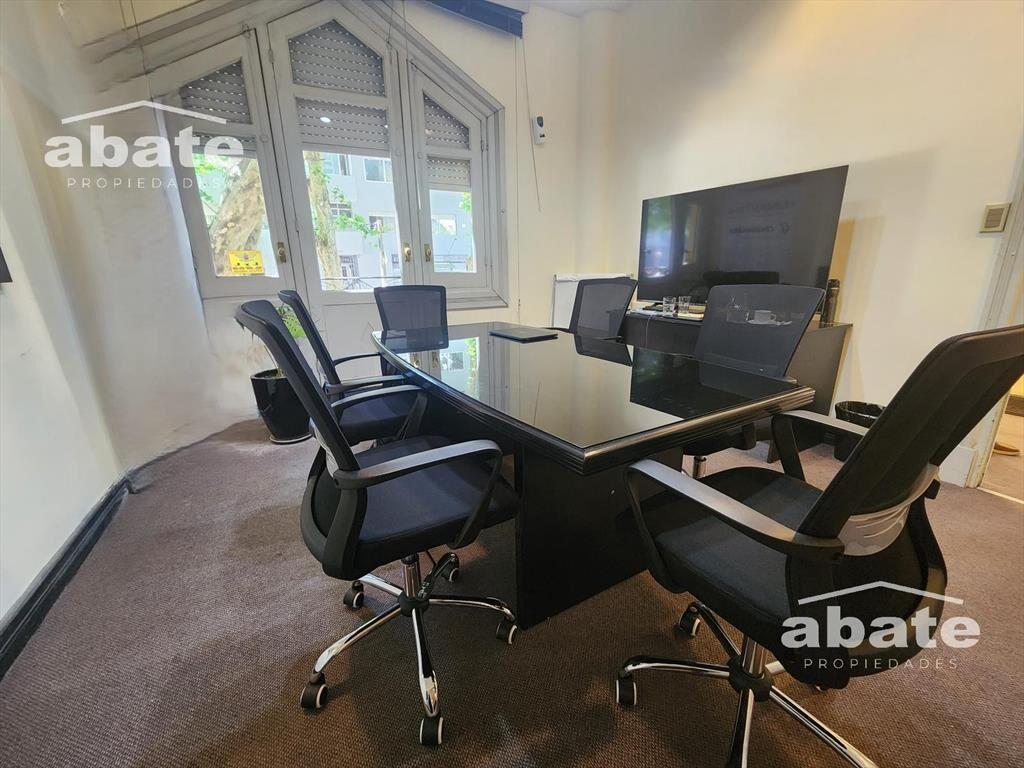Venta propiedad corporativa - 423m2 sobre Av. Rivera próxim