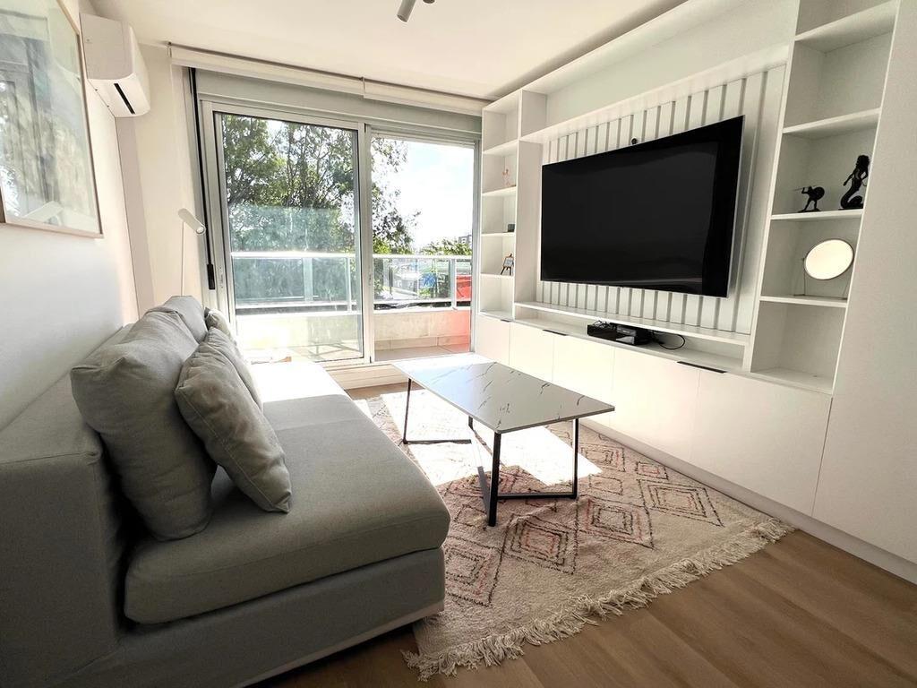 Venta Apartamento 2 Dormitorios y Garaje Amoblado en Buceo