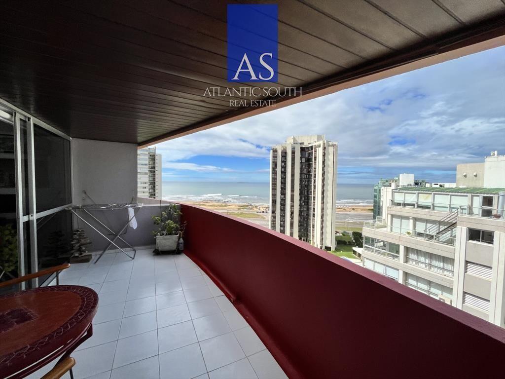 Apartamento 2 dormitorios reciclado piso alto con