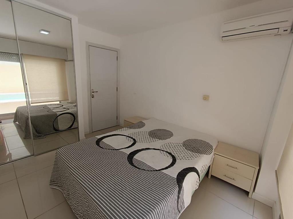 Rambla y Solano Lopez, 3 dorm, amoblado, piscina propia, pa