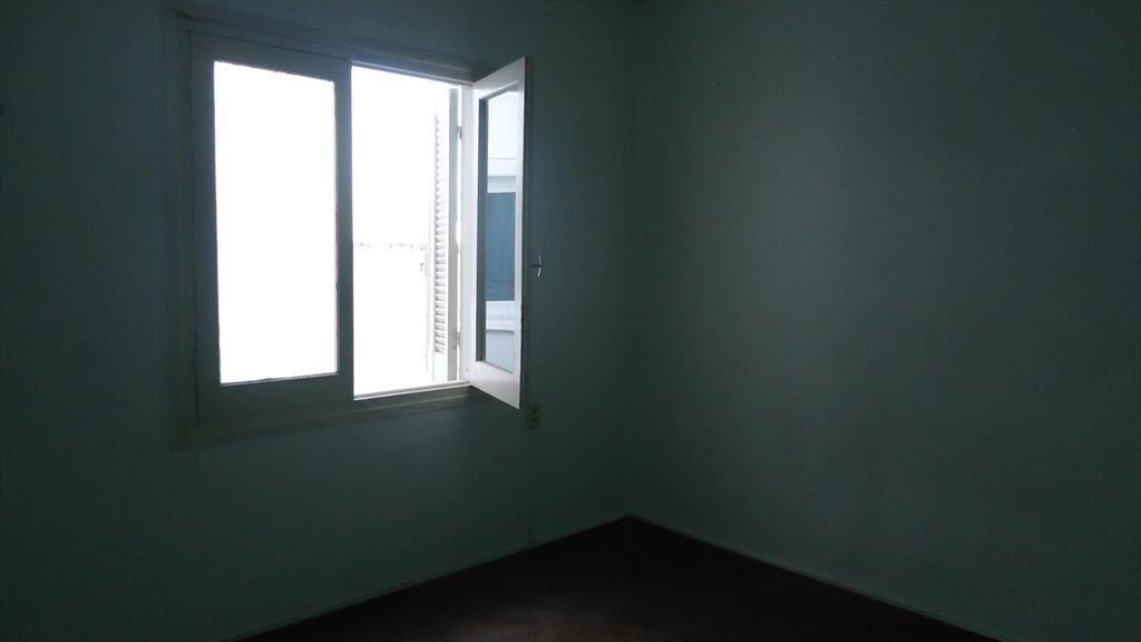 Apartamento interior, primer piso por escalera, 1 dorm, 2 p