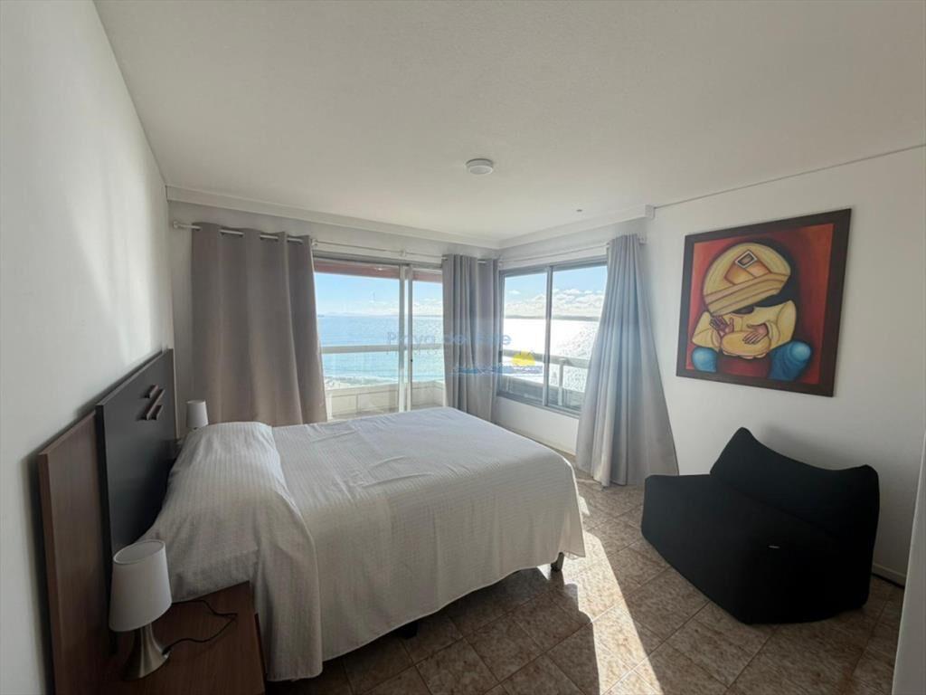 Apartamento de 3 dormitorios en alquiler anual e