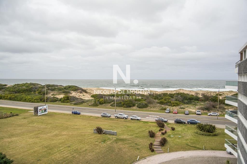 Duplex frente al mar a la venta Playa Brava