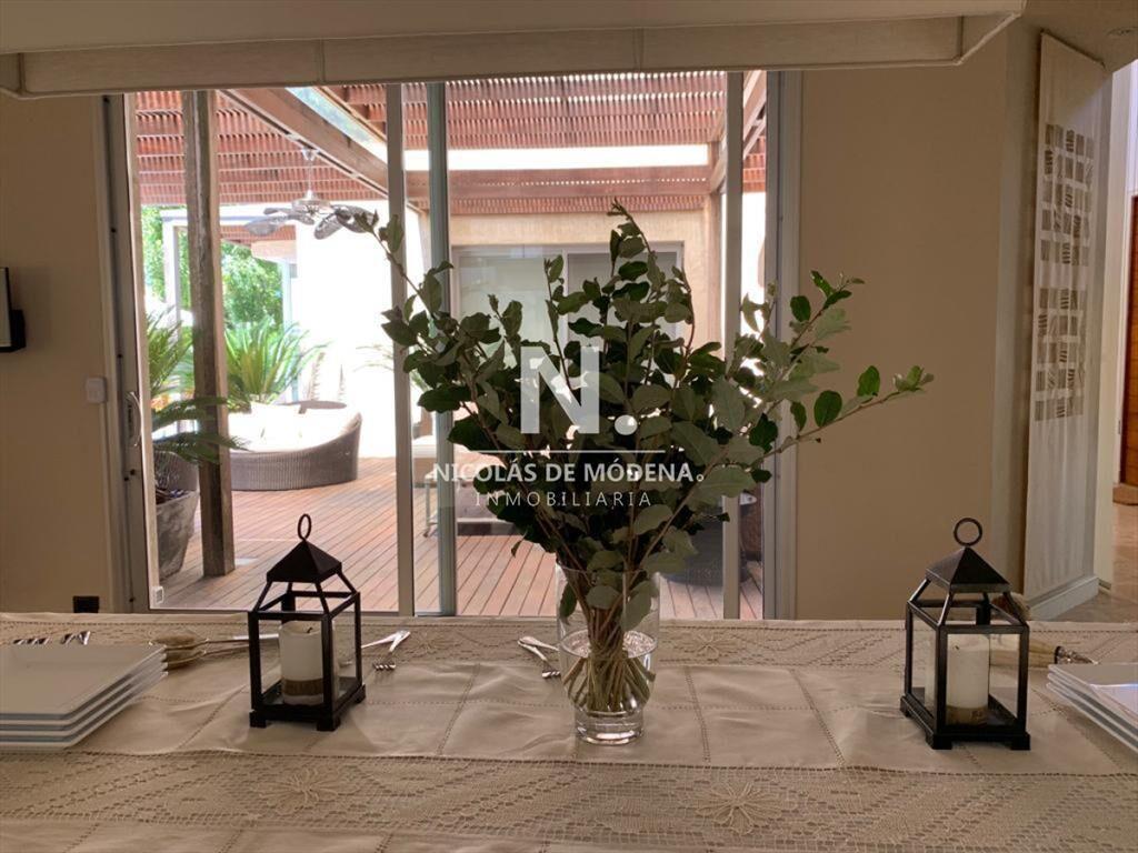 Vende espectacular casa en Segunda lÃ­nea a la ,