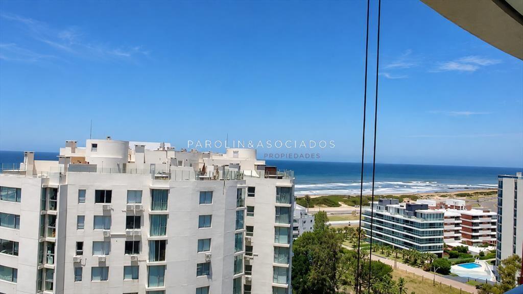 Apartamento en venta de 3 dormitorios en Wind Tower, Punta