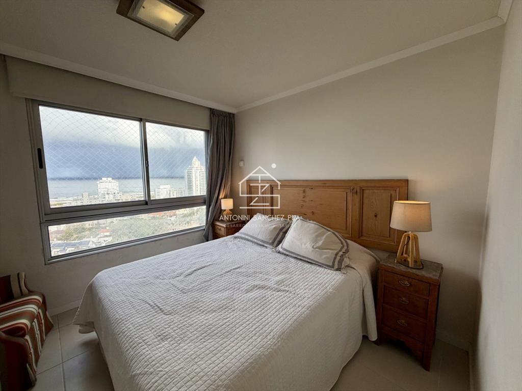 Alquiler apartamento tres dormitorios Punta del