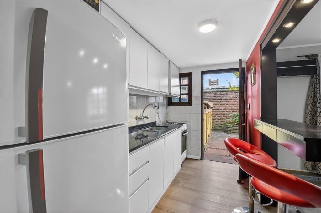 Venta de casa duplex de 3 dorm detrás del Parque Rivera ...