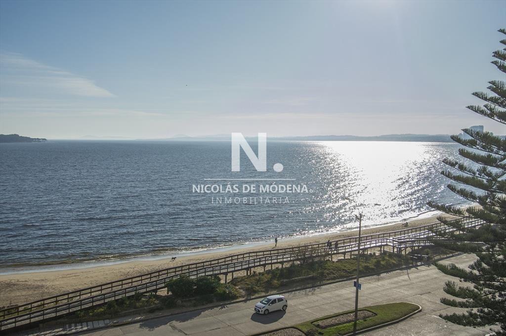 Departamento de 4 dormitorios en torre Malecon Punta del Es