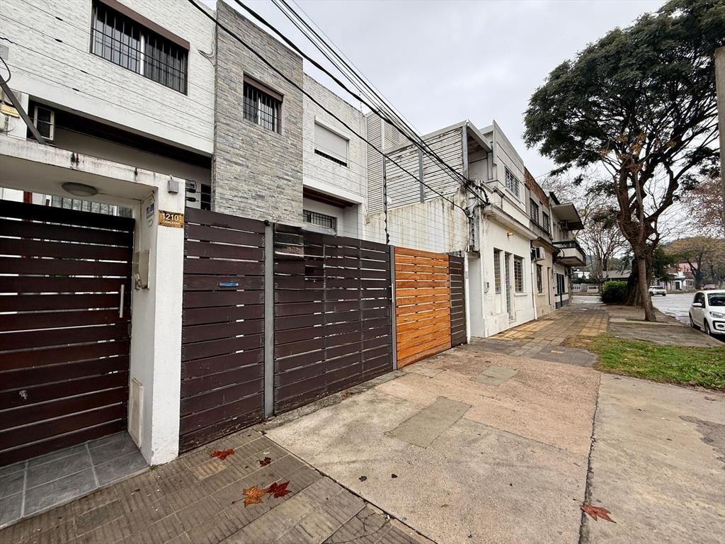 VENTA CASA 3 dorm, 4 baños, 2 garages- PRADO SUR