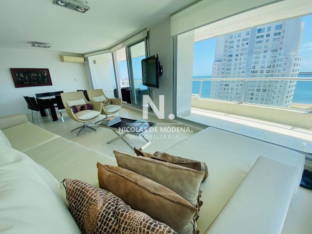 En venta Apartamento en Mansa - Punta del Este de 3 dormito