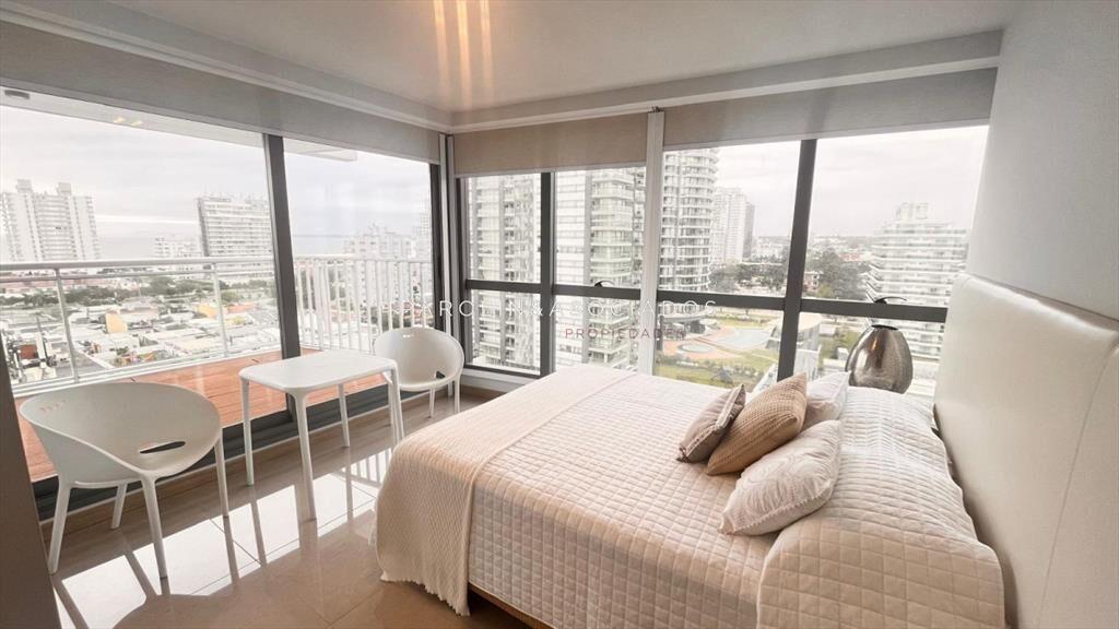 Apartamento en venta de 2 dormitorios en edificio
