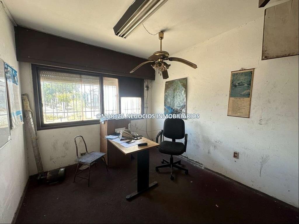 Venta Local Industrial en Pérez Castellanos, galpón + vivie