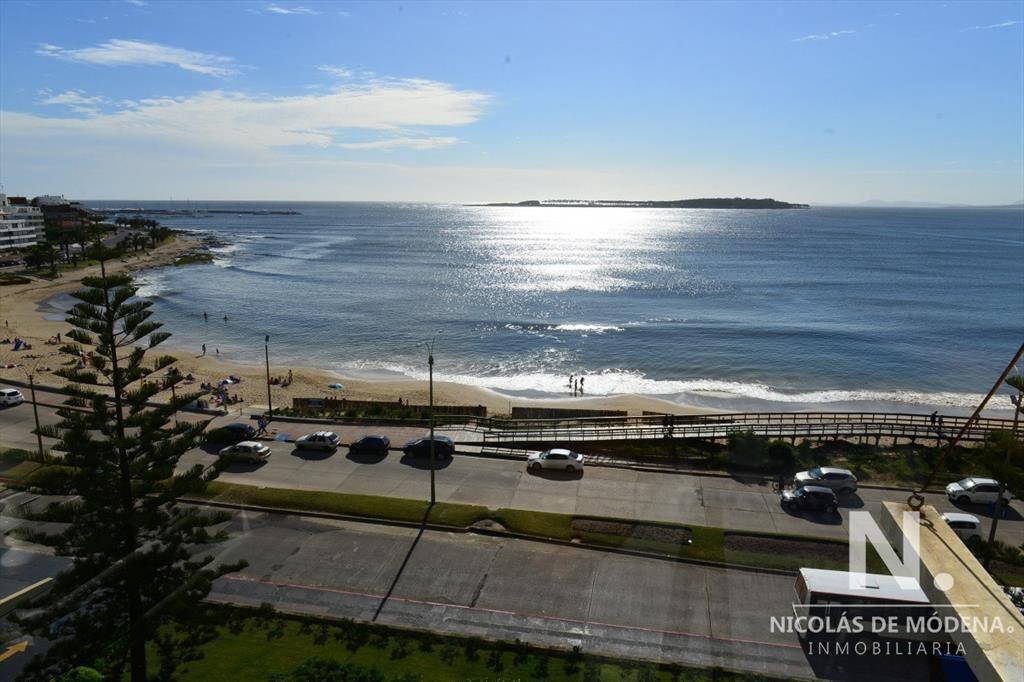 Departamento en venta de 3 dormitorios en Punta Del Este