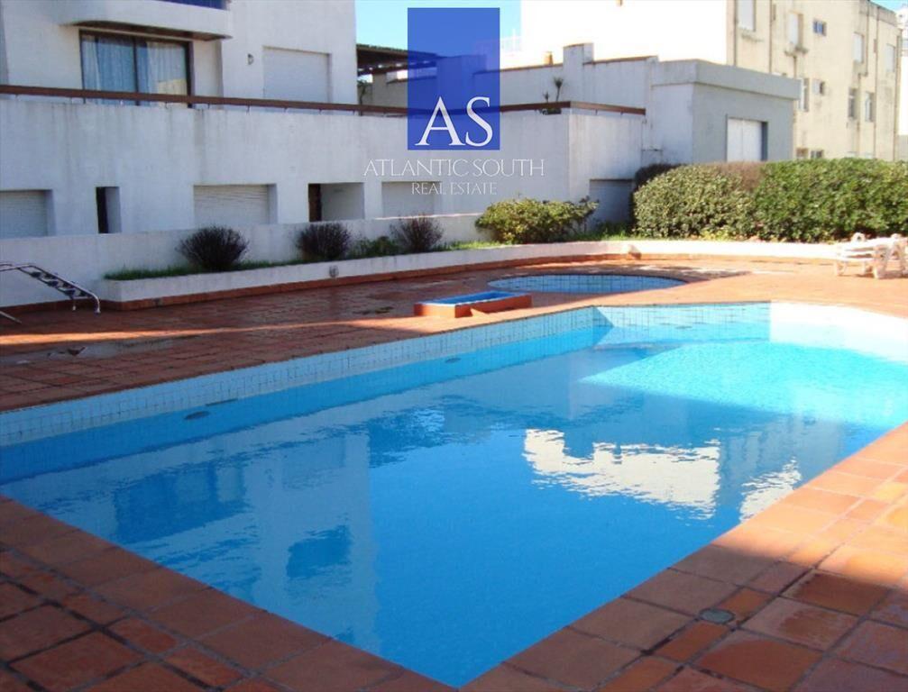 Apartamento de 1 dormitorio con vista al mar en