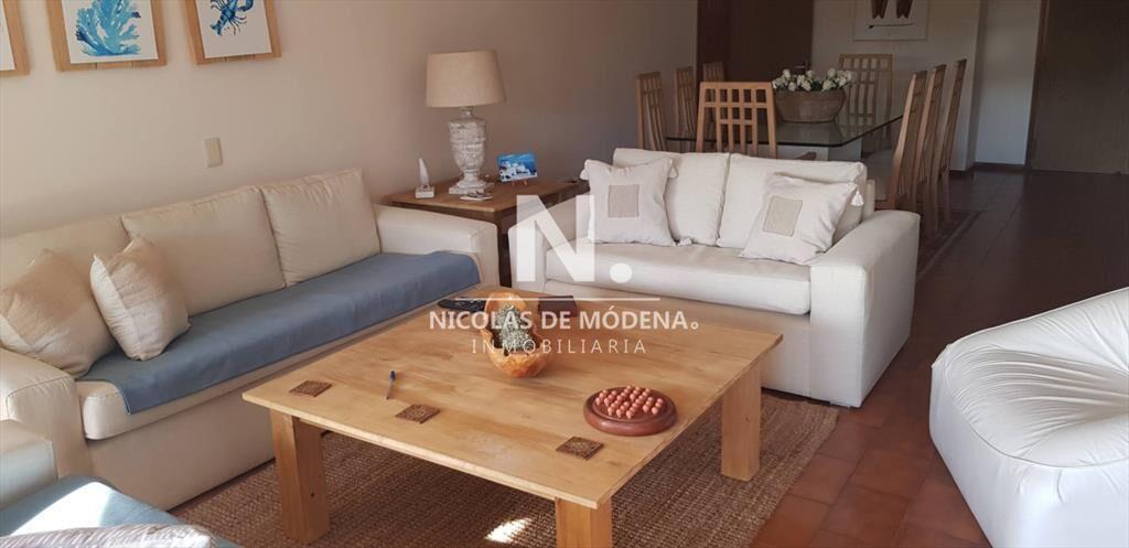 Departamento de 3 dormitorios mas dependencia en