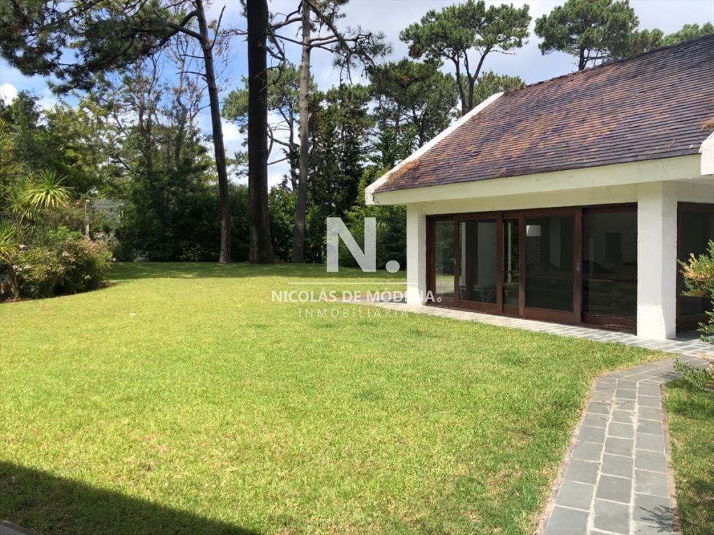 Casa en venta en Lugano, Punta del este, 3 y