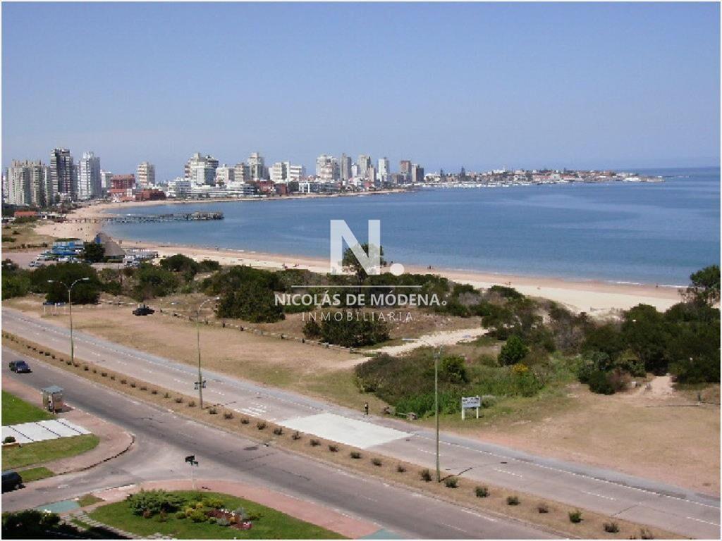 Venta apartamento en Playa Mansa 2 dormitorios